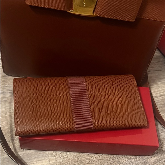 SOLD Two way pre-loved Salvatore Ferragamo Brown Leather with matching Wallet - Picture 13 of 16